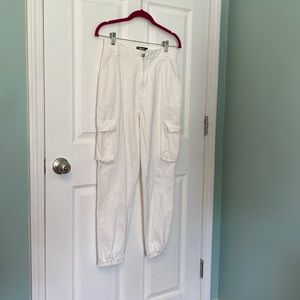 Pants with cargo pockets